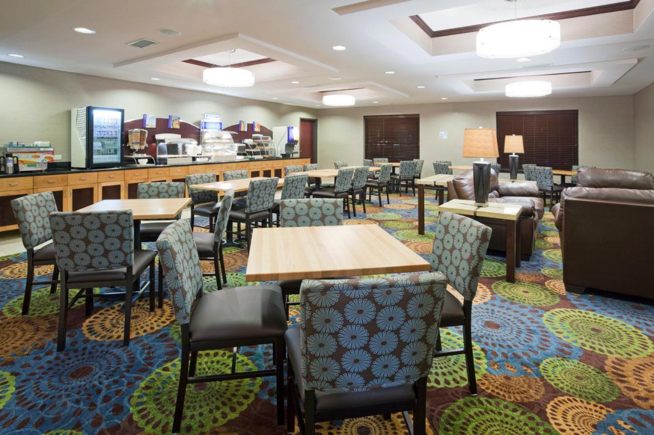 Holiday Inn Express And Suites Rochester West-Medical Center By Ihg Екстер'єр фото