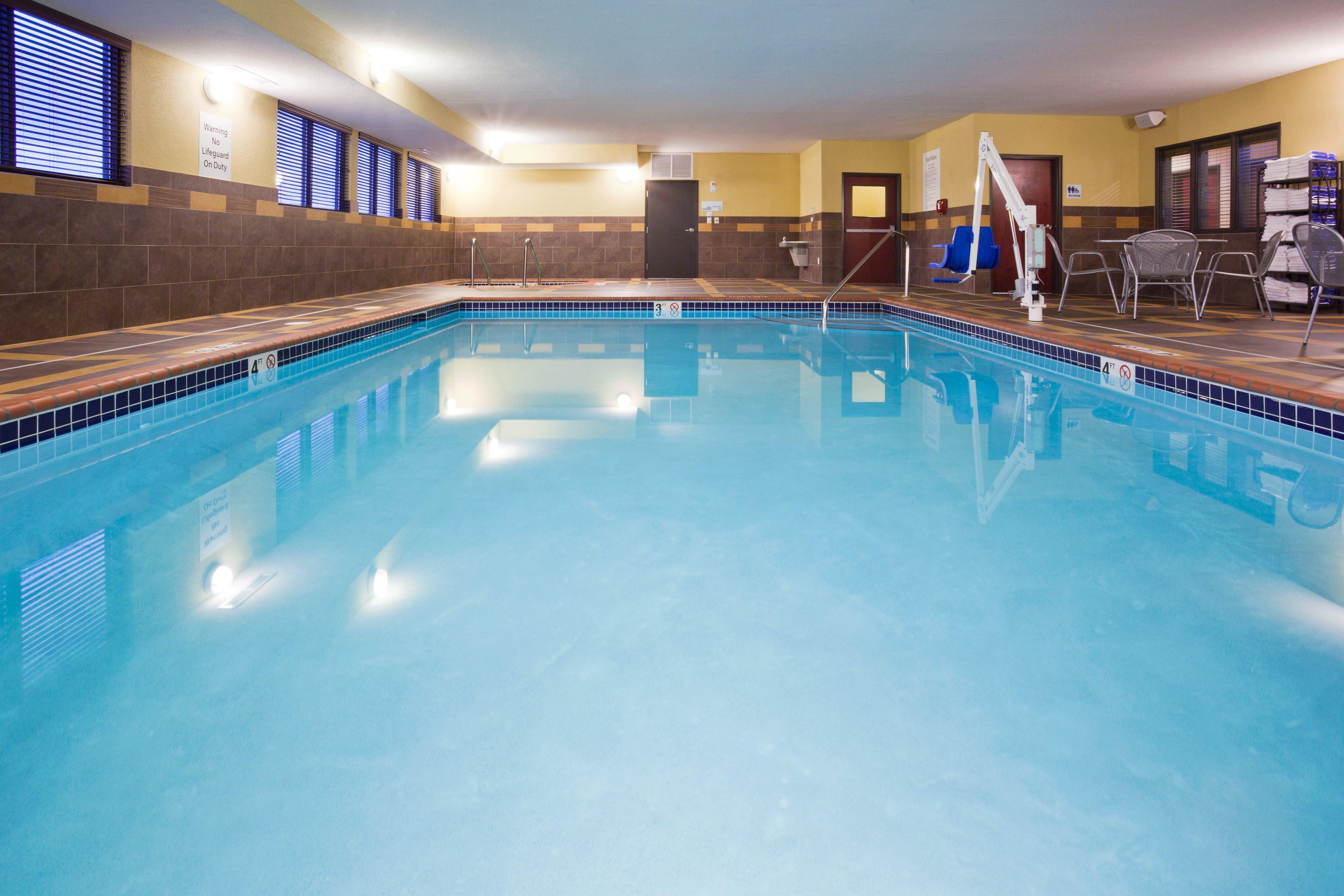 Holiday Inn Express And Suites Rochester West-Medical Center By Ihg Екстер'єр фото